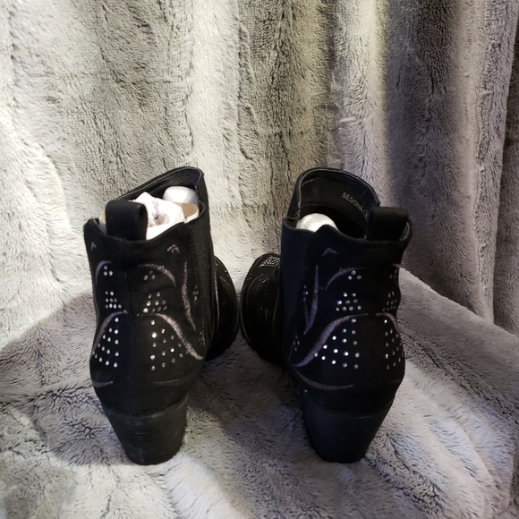 Ankle Boots - Picture 1 of 3